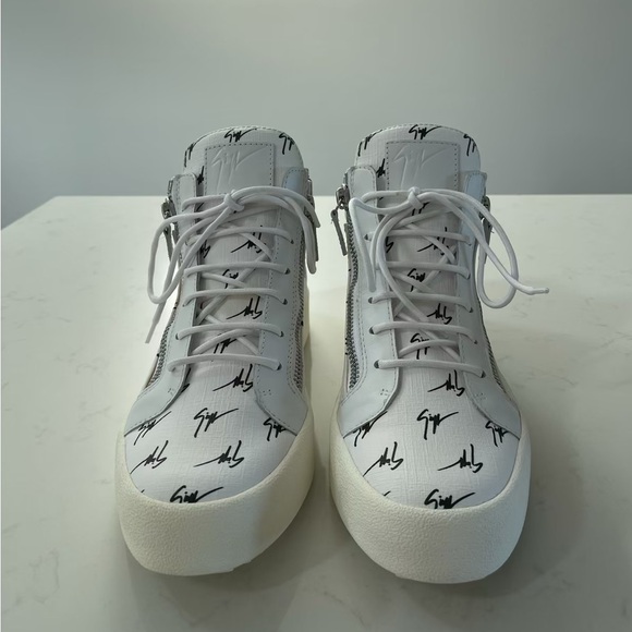 Giuseppe Zanotti White and Black Monogram Sneakers With Silver Zipper Detail - Picture 3 of 6